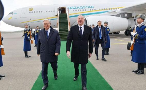 Tokayev Füzuliyə getdi: Əliyev qarşıladı 